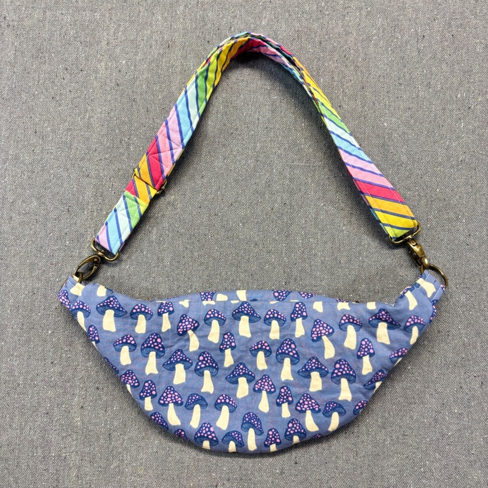EMORIGINAL Quilted Mushroom Fanny Pack – Handmade Whimsical Fairycore Belt Bag - Picture 2 of 8